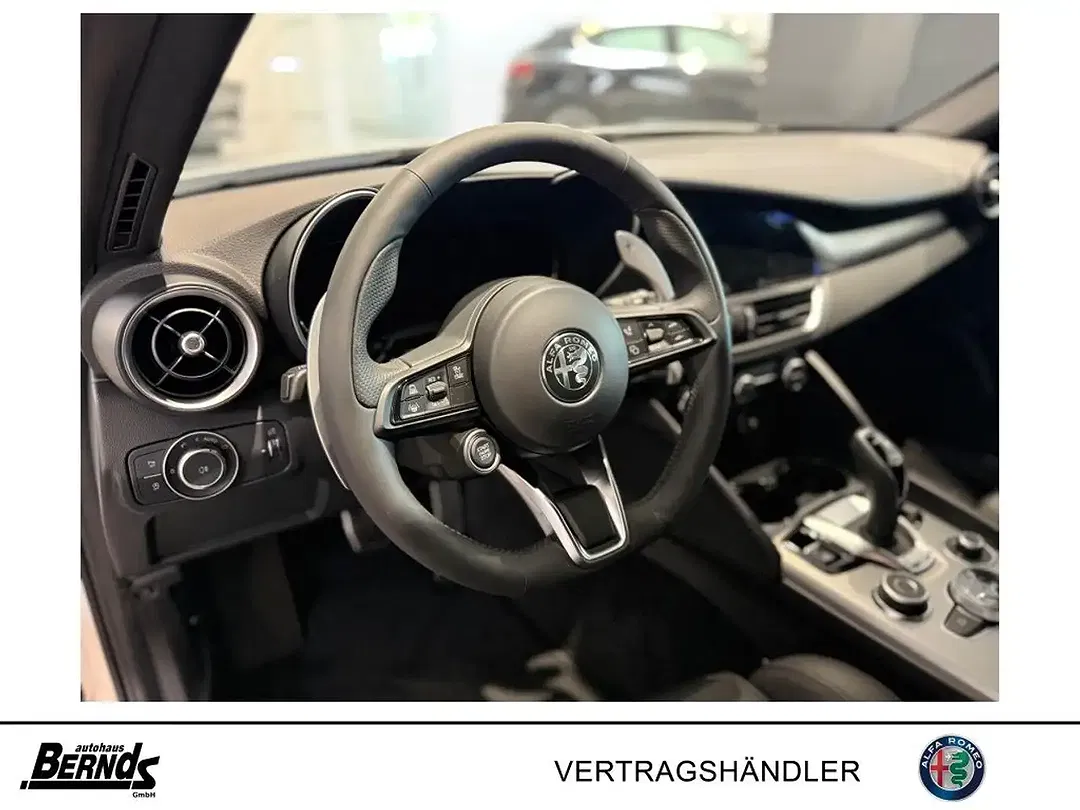 Alfa Romeo Giulia - Thumbnail 13