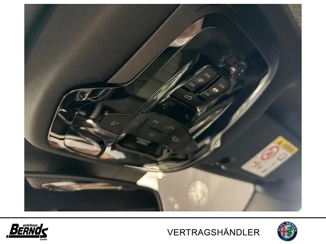 Alfa Romeo Giulia - Thumbnail 16