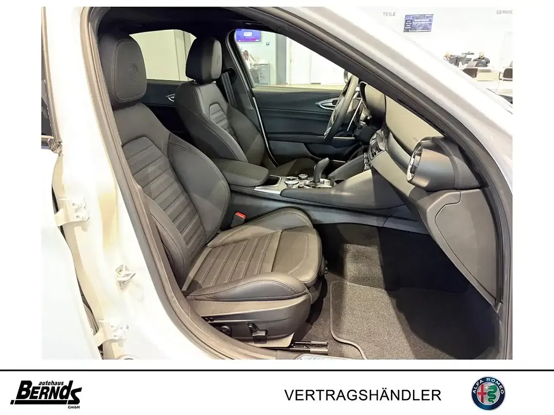 Alfa Romeo Giulia 2.0 Veloce - foto 2