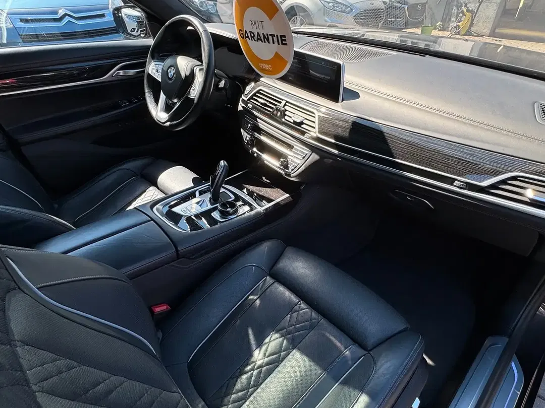 BMW 750 - Thumbnail 14