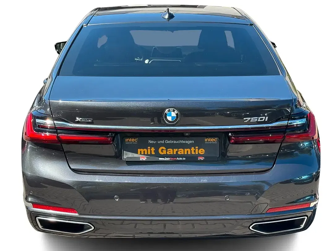 BMW 750 - Thumbnail 8