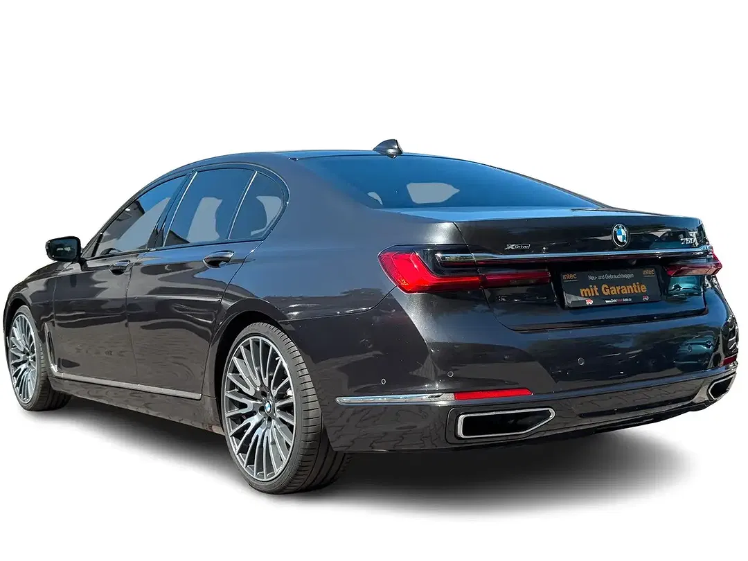BMW 750 - Thumbnail 9