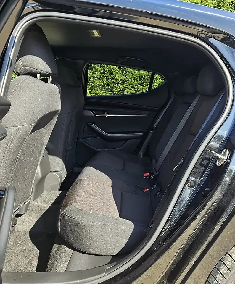 Mazda 3 - Thumbnail 10