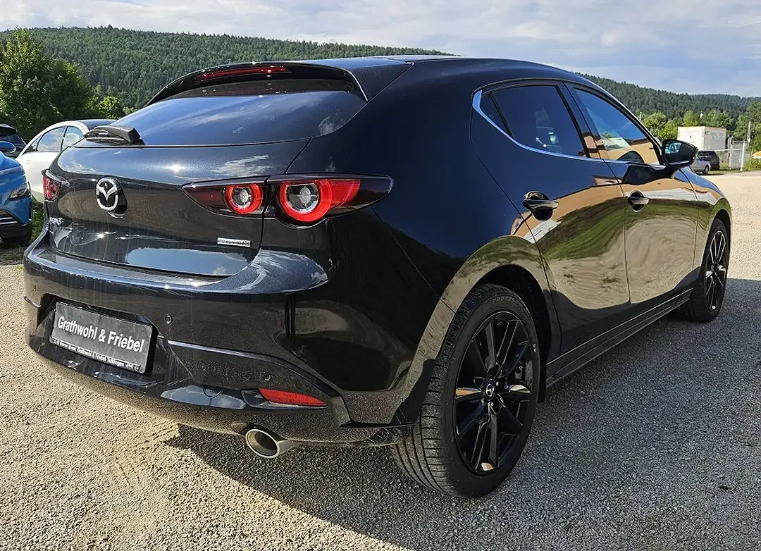 Mazda 3 - Thumbnail 11