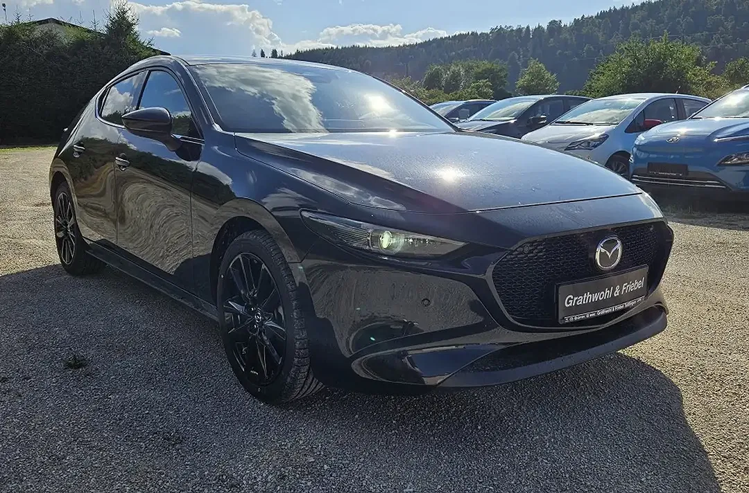 Mazda 3 - Thumbnail 3