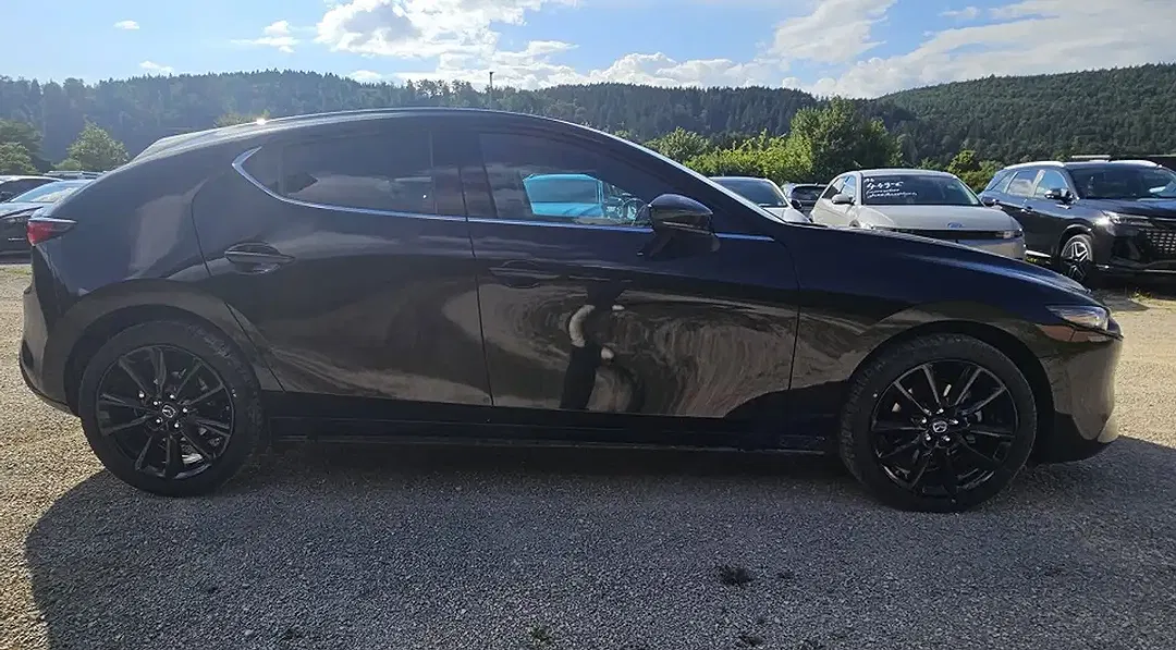 Mazda 3 - Thumbnail 4