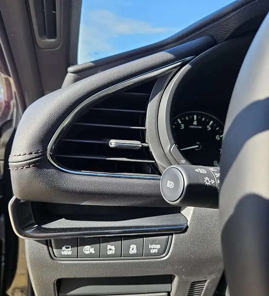 Mazda 3 - Thumbnail 6