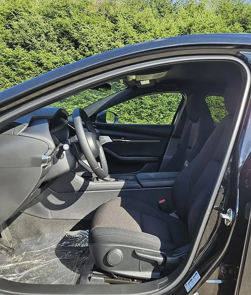 Mazda 3 - Thumbnail 7