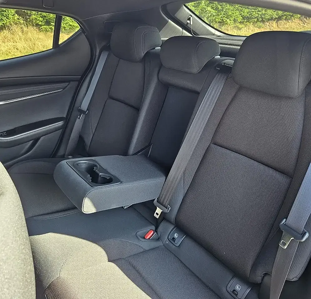 Mazda 3 - Thumbnail 9
