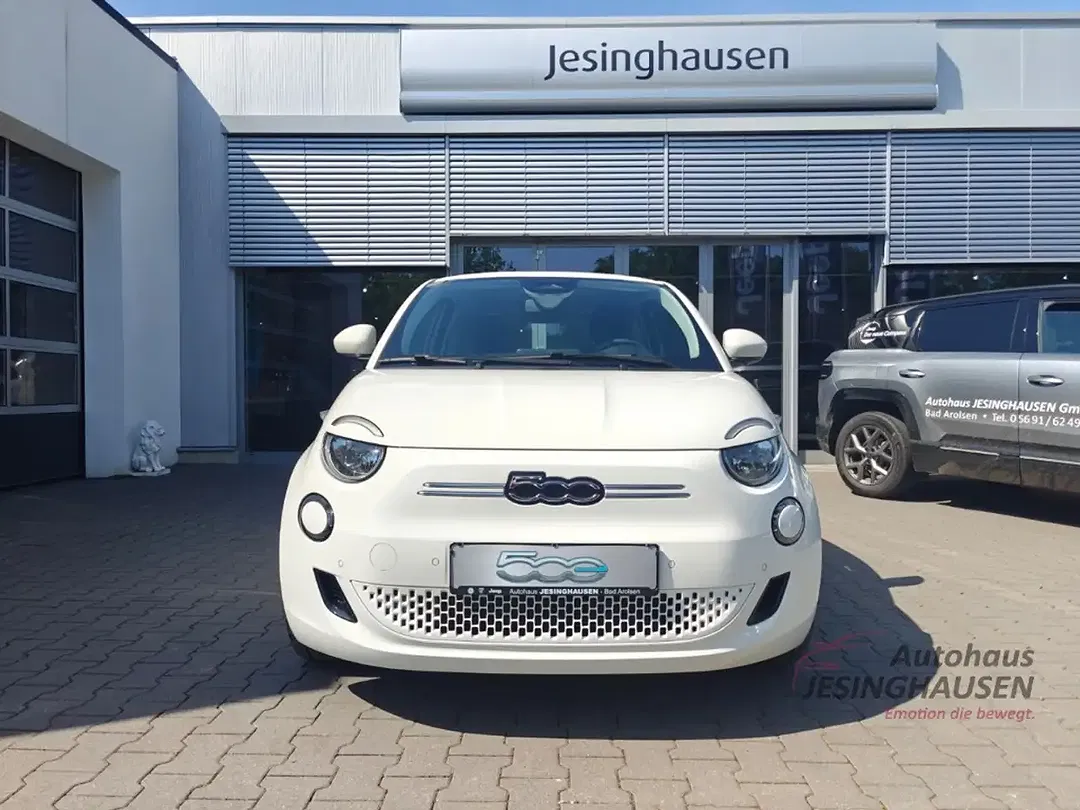 Fiat 500e - Thumbnail 2