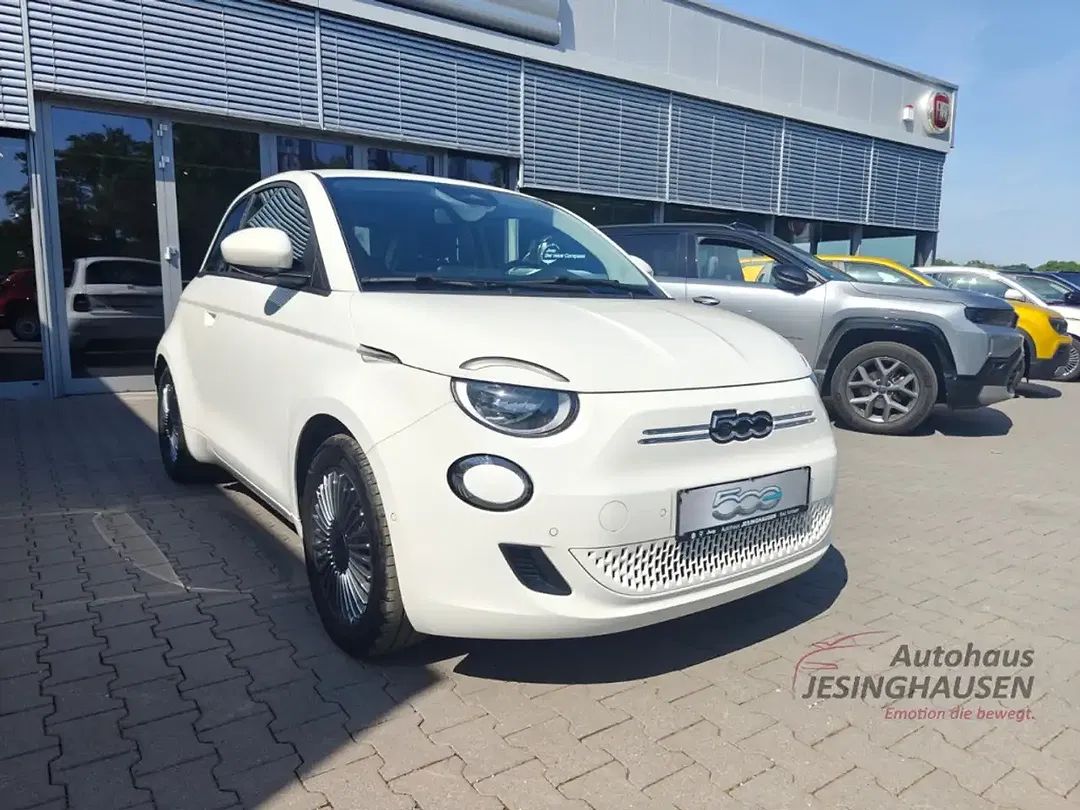 Fiat 500e - Thumbnail 3