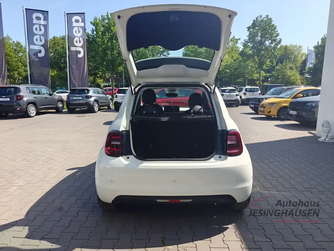 Fiat 500e - Thumbnail 8