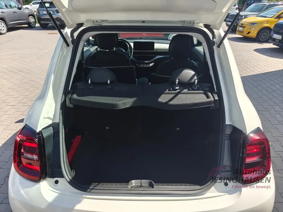 Fiat 500e - Thumbnail 9