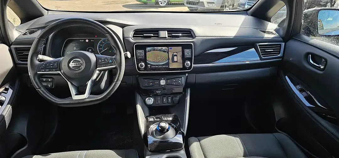 Nissan Leaf - Thumbnail 13