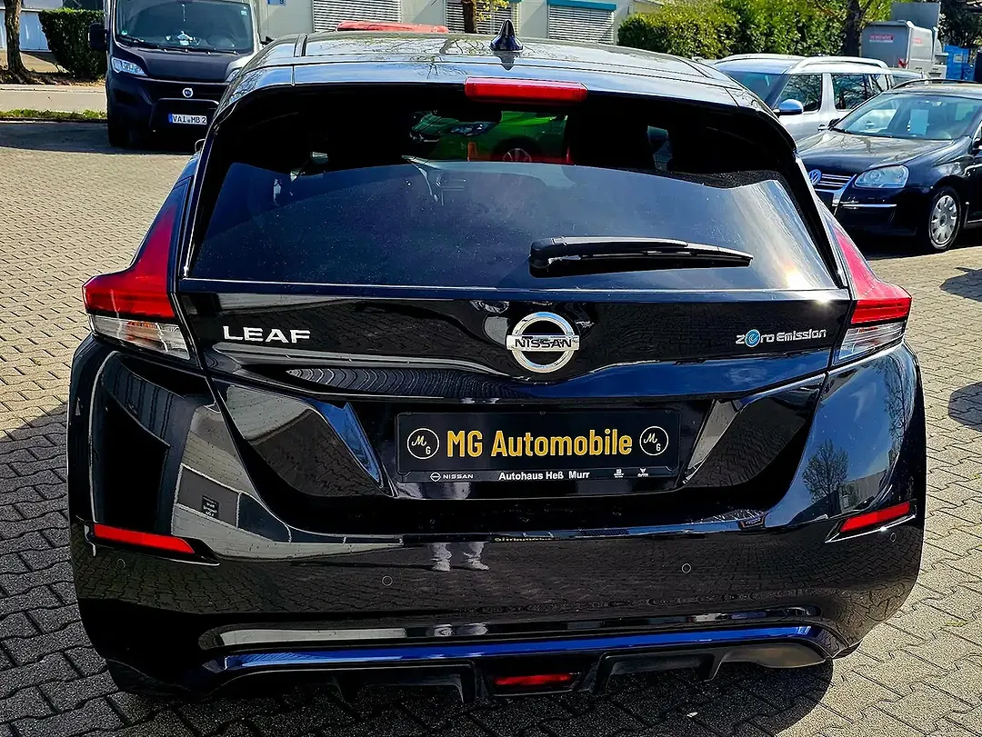 Nissan Leaf - Thumbnail 7