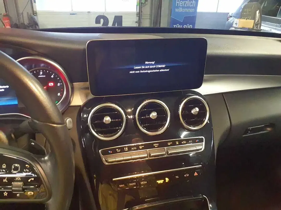 Mercedes-Benz C 300 - Thumbnail 10