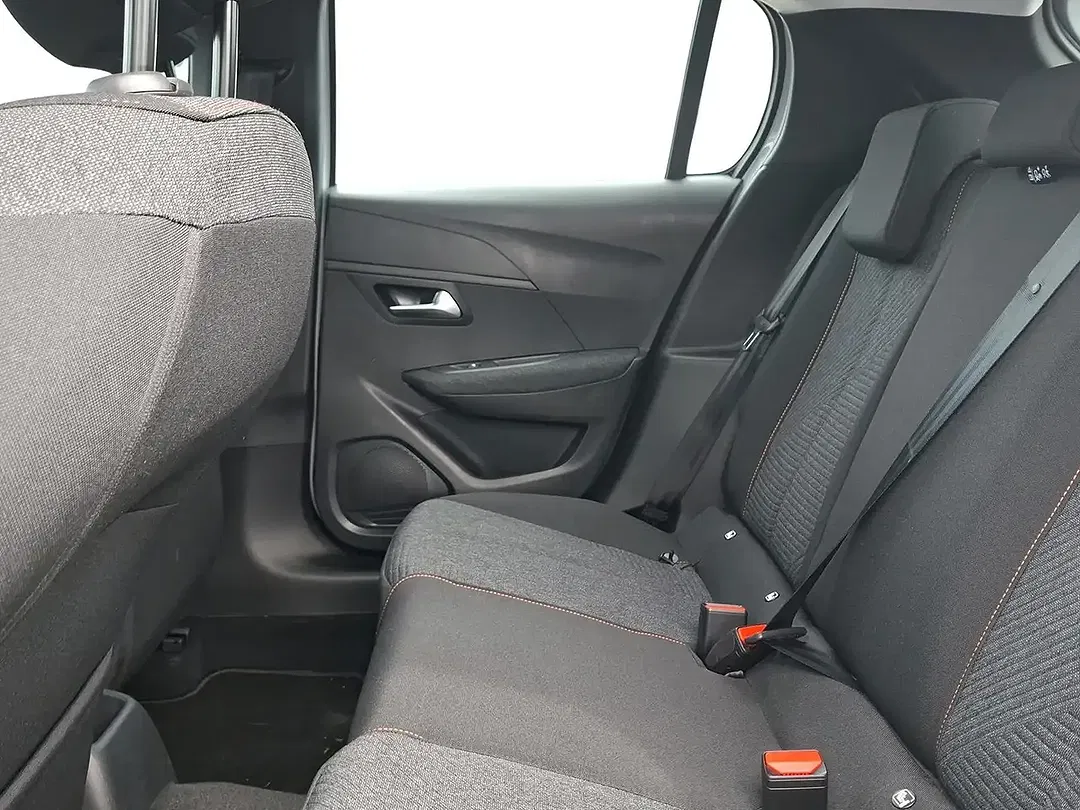 Peugeot 208 - Thumbnail 8