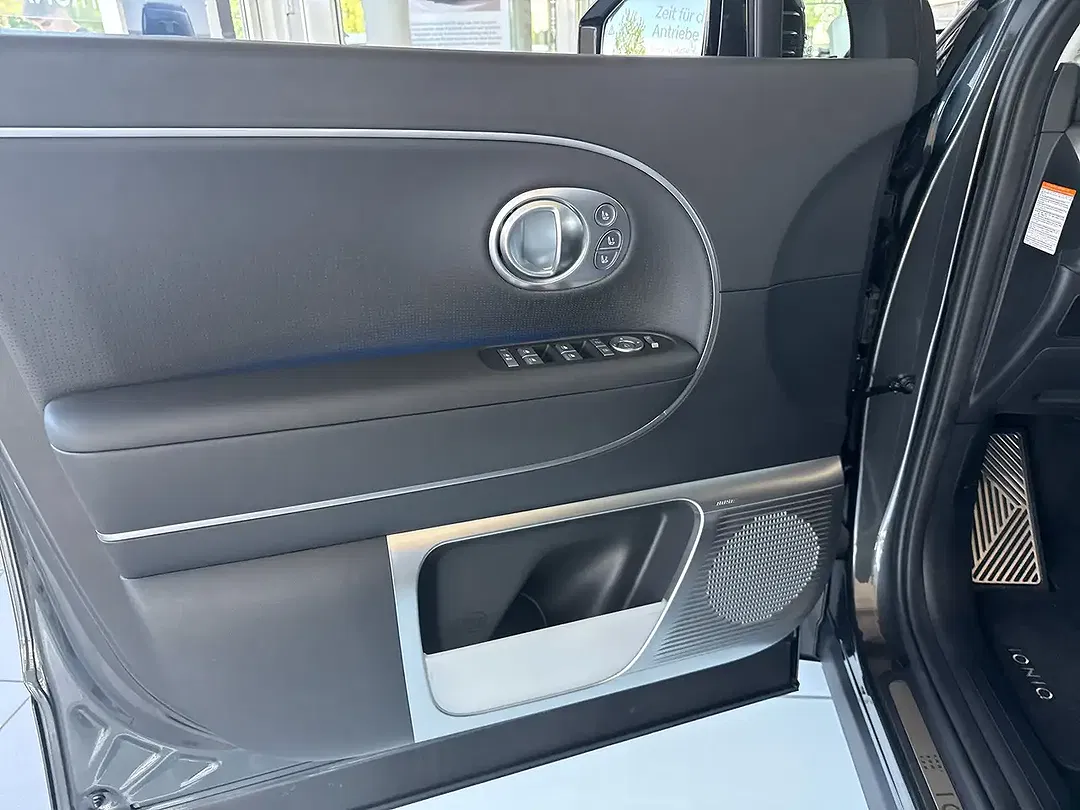 Hyundai IONIQ 9 - Thumbnail 14