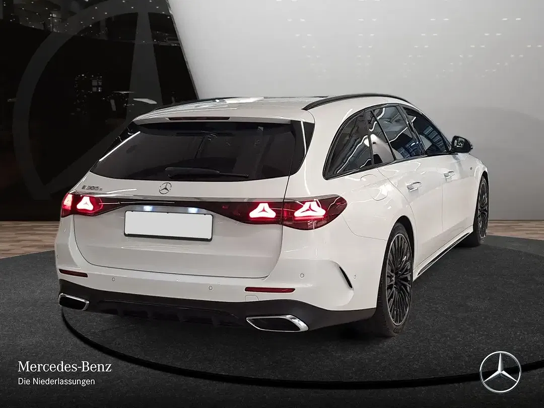 Mercedes-Benz E 300 - Thumbnail 7