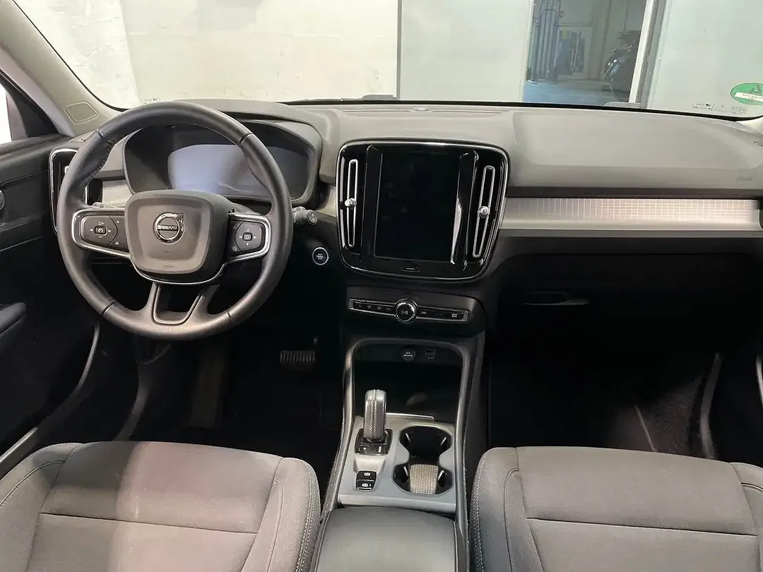 Volvo XC40 - Thumbnail 5