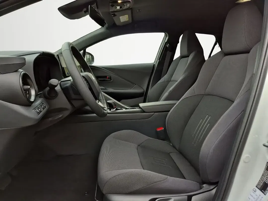 Toyota C-HR - Thumbnail 9