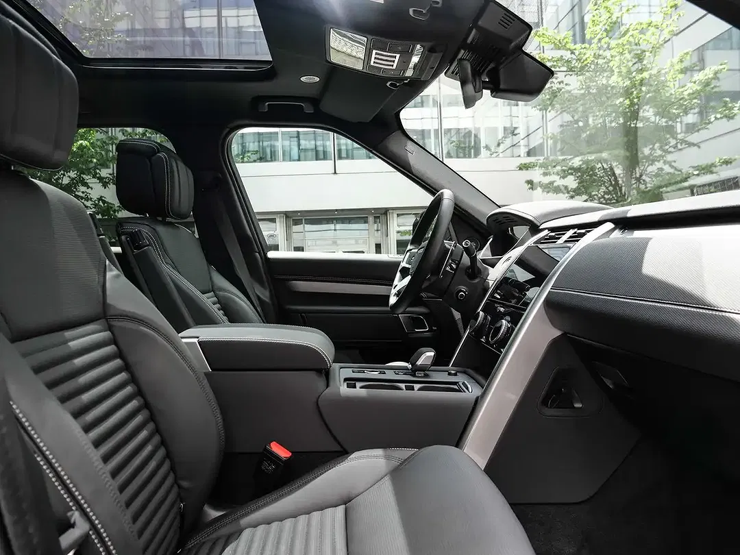 Land Rover Discovery - Thumbnail 4