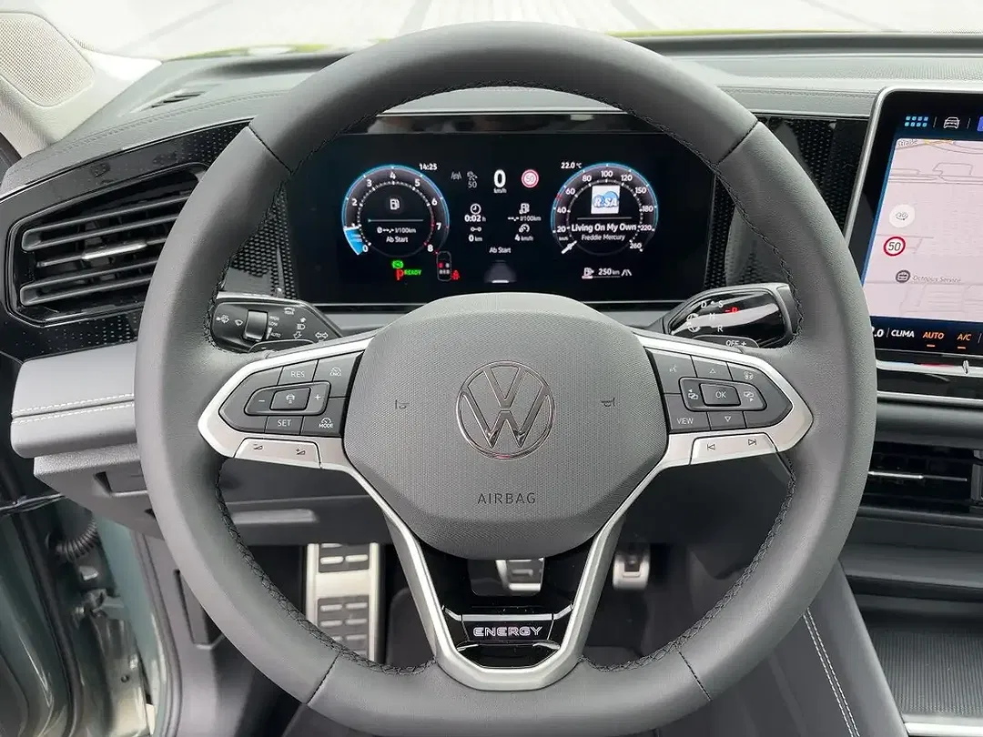 Volkswagen Tiguan - Thumbnail 8