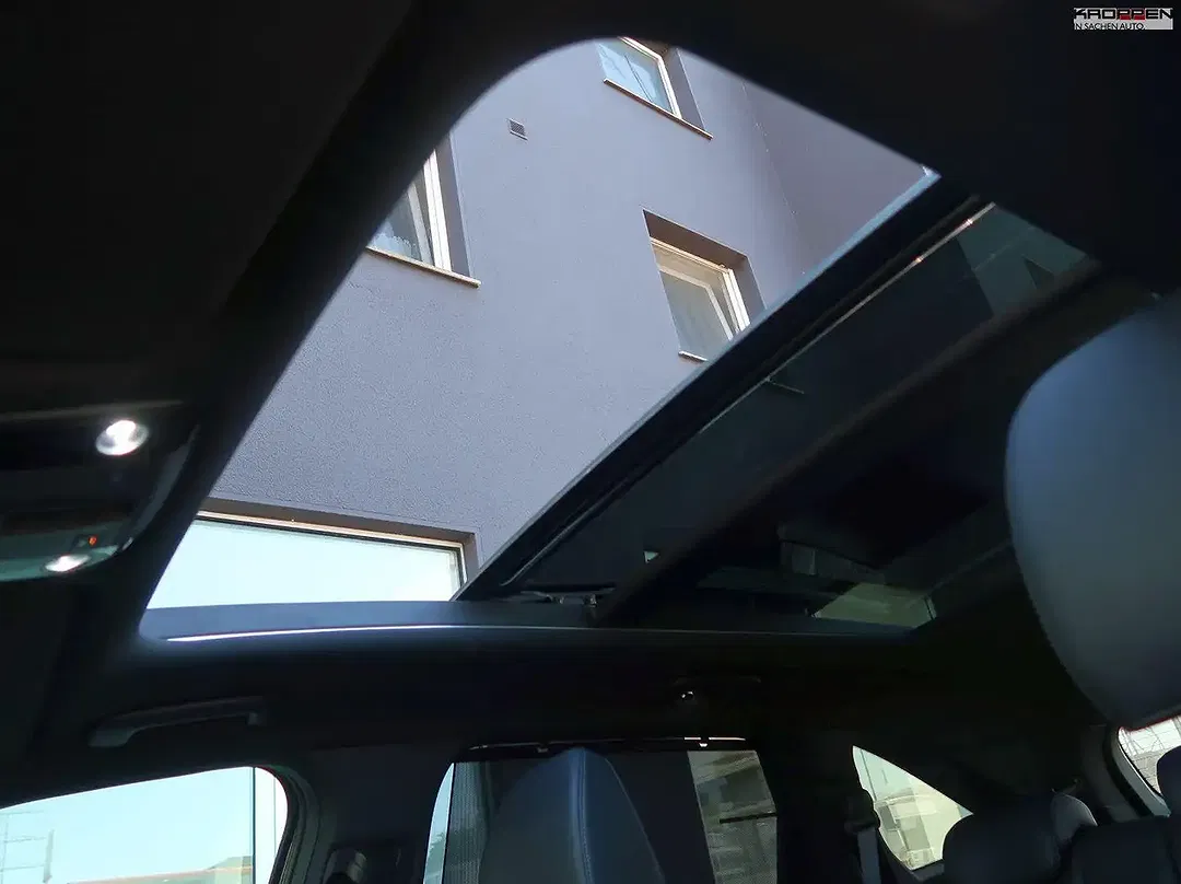 Kia Sorento - Thumbnail 12