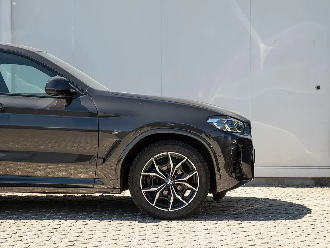 BMW X4 - Thumbnail 5