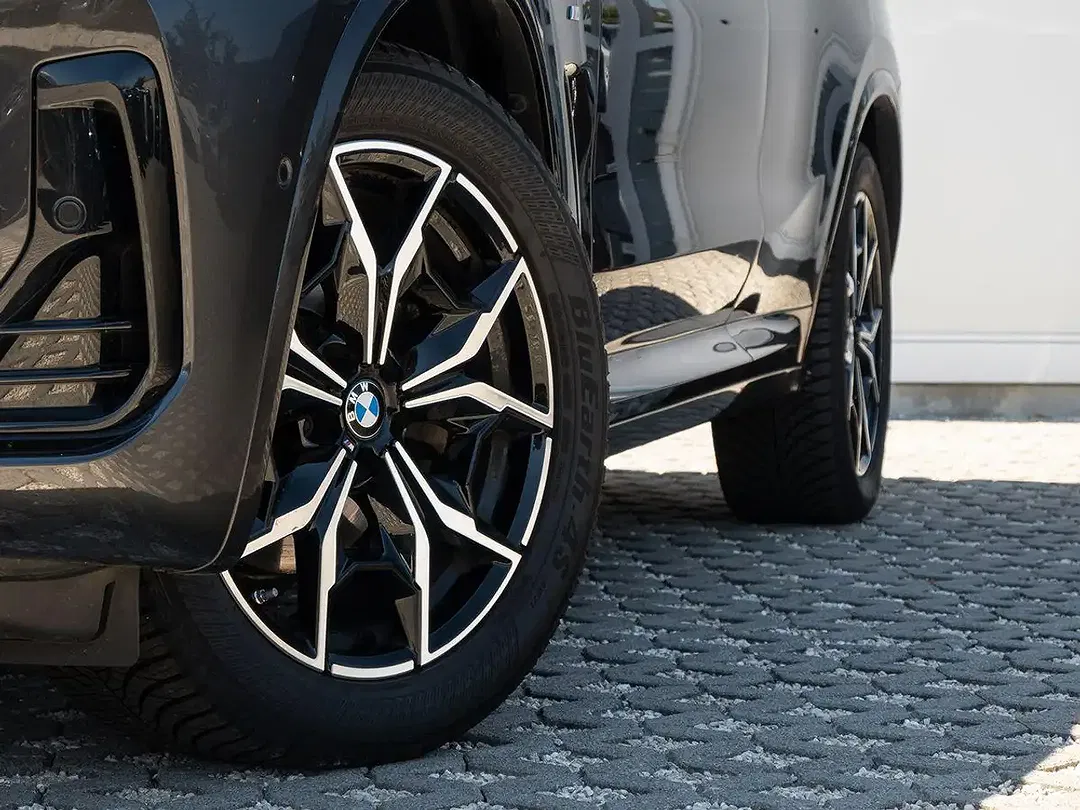 BMW X4 - Thumbnail 6