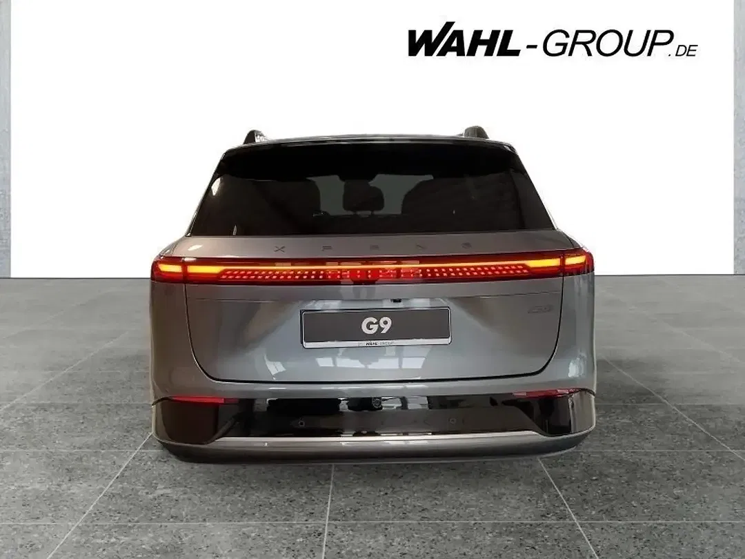 Xpeng G9 - Thumbnail 5