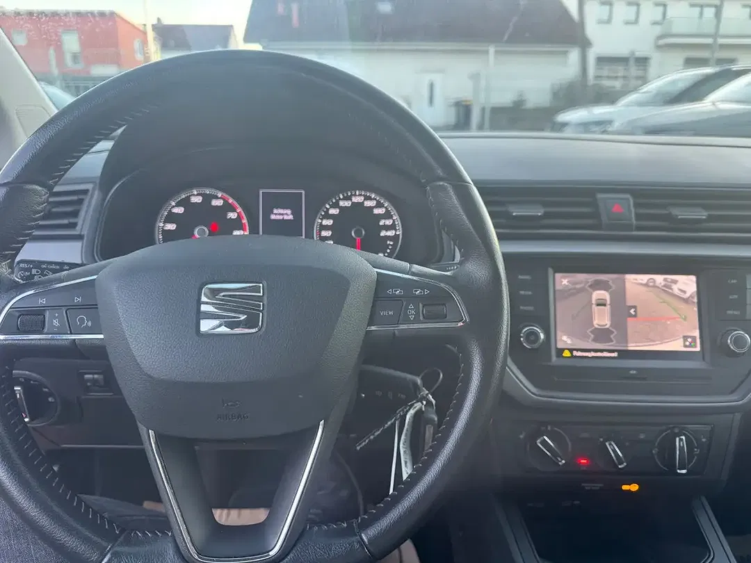 SEAT Ibiza - Thumbnail 11