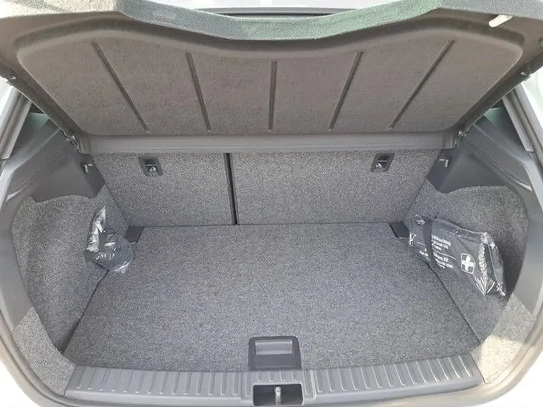 SEAT Ibiza - Thumbnail 9
