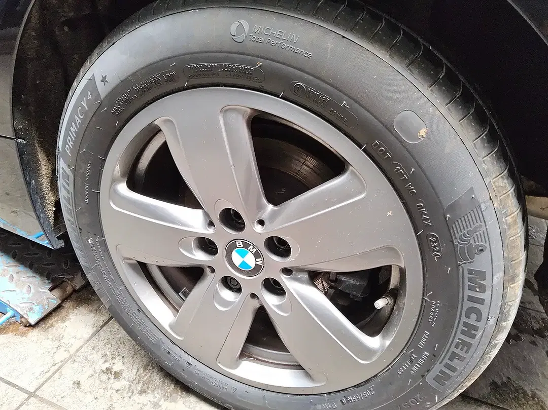 BMW 118 - Thumbnail 6