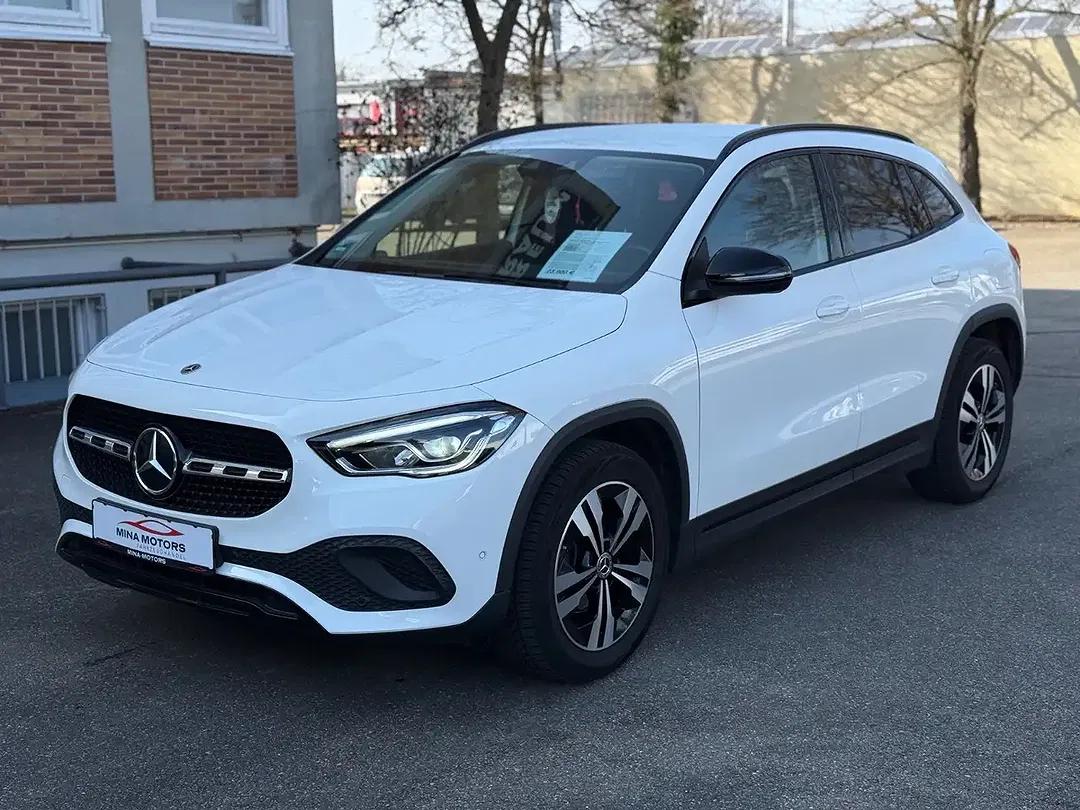 Mercedes-Benz GLA 180 Progressive - foto 1