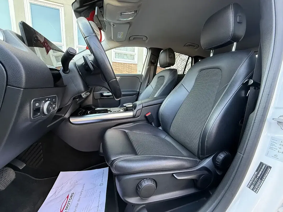 Mercedes-Benz GLA 180 - Thumbnail 10