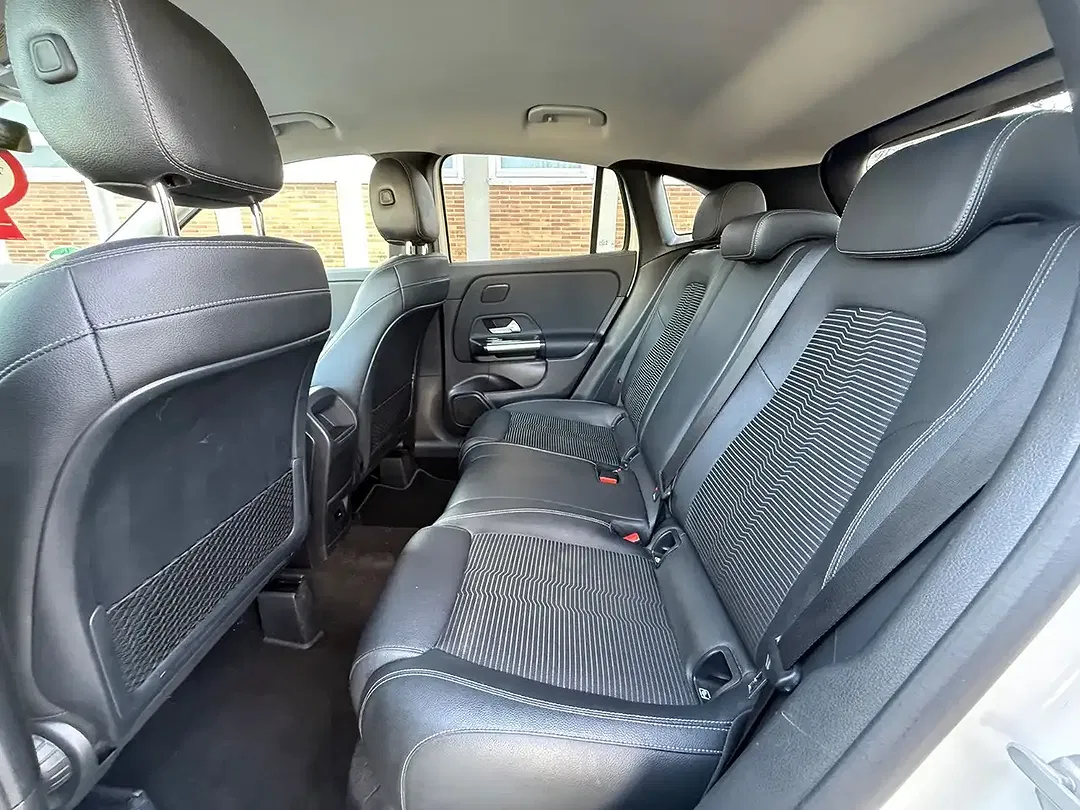 Mercedes-Benz GLA 180 - Thumbnail 12