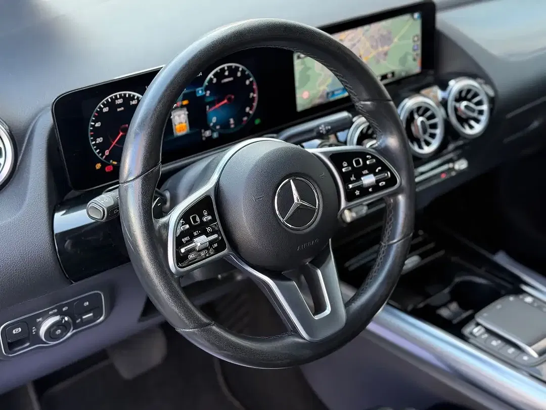 Mercedes-Benz GLA 180 - Thumbnail 13