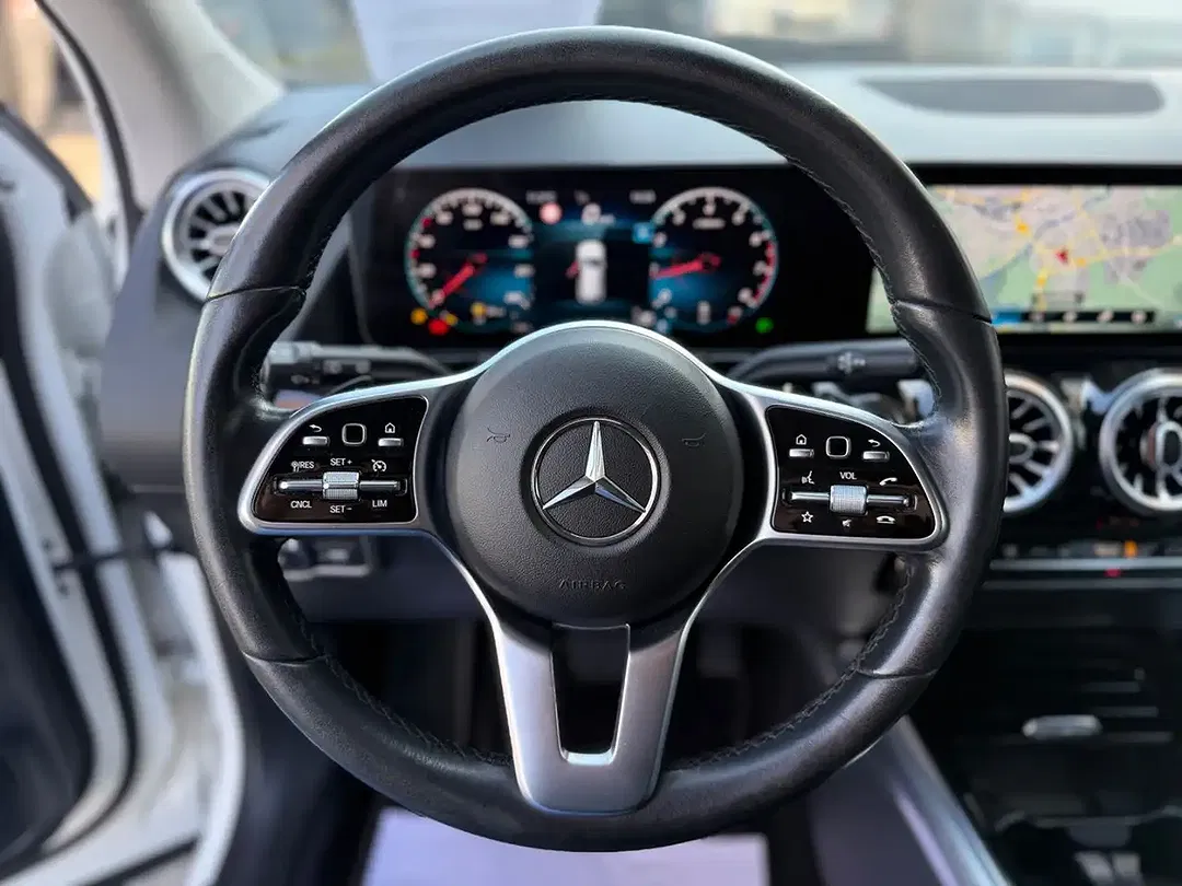Mercedes-Benz GLA 180 - Thumbnail 14