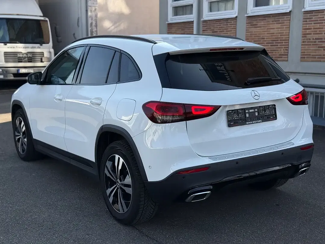 Mercedes-Benz GLA 180 - Thumbnail 6