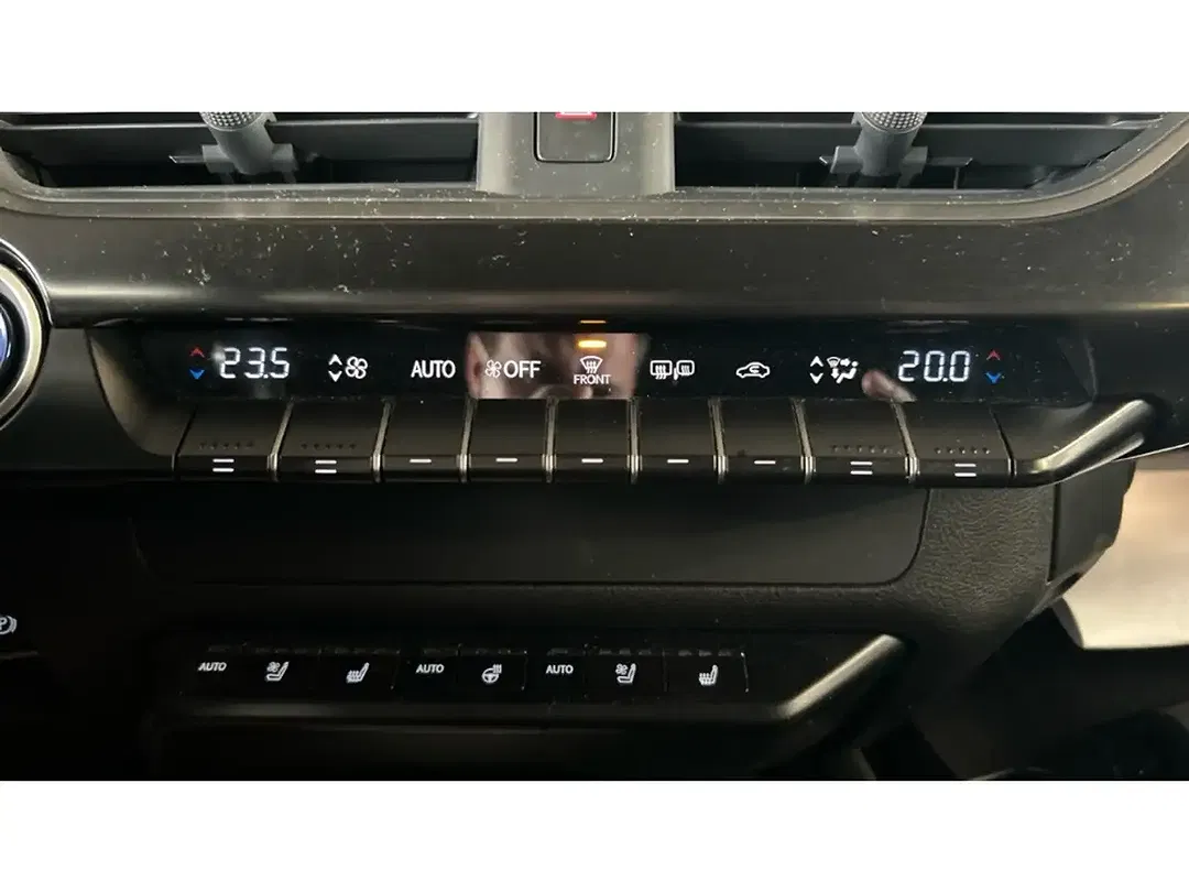 Lexus UX 300e - Thumbnail 10