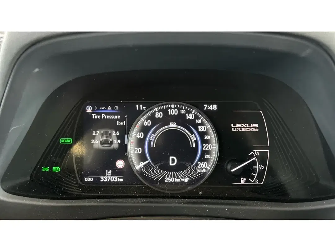Lexus UX 300e - Thumbnail 8