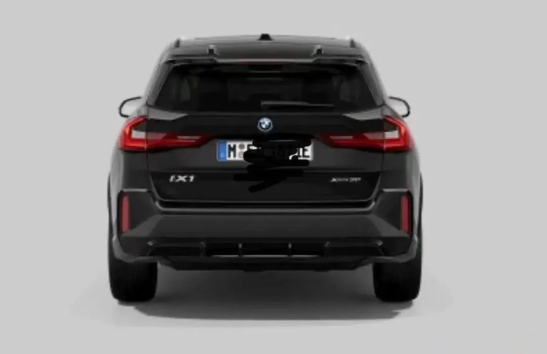 BMW iX1 - Thumbnail 8
