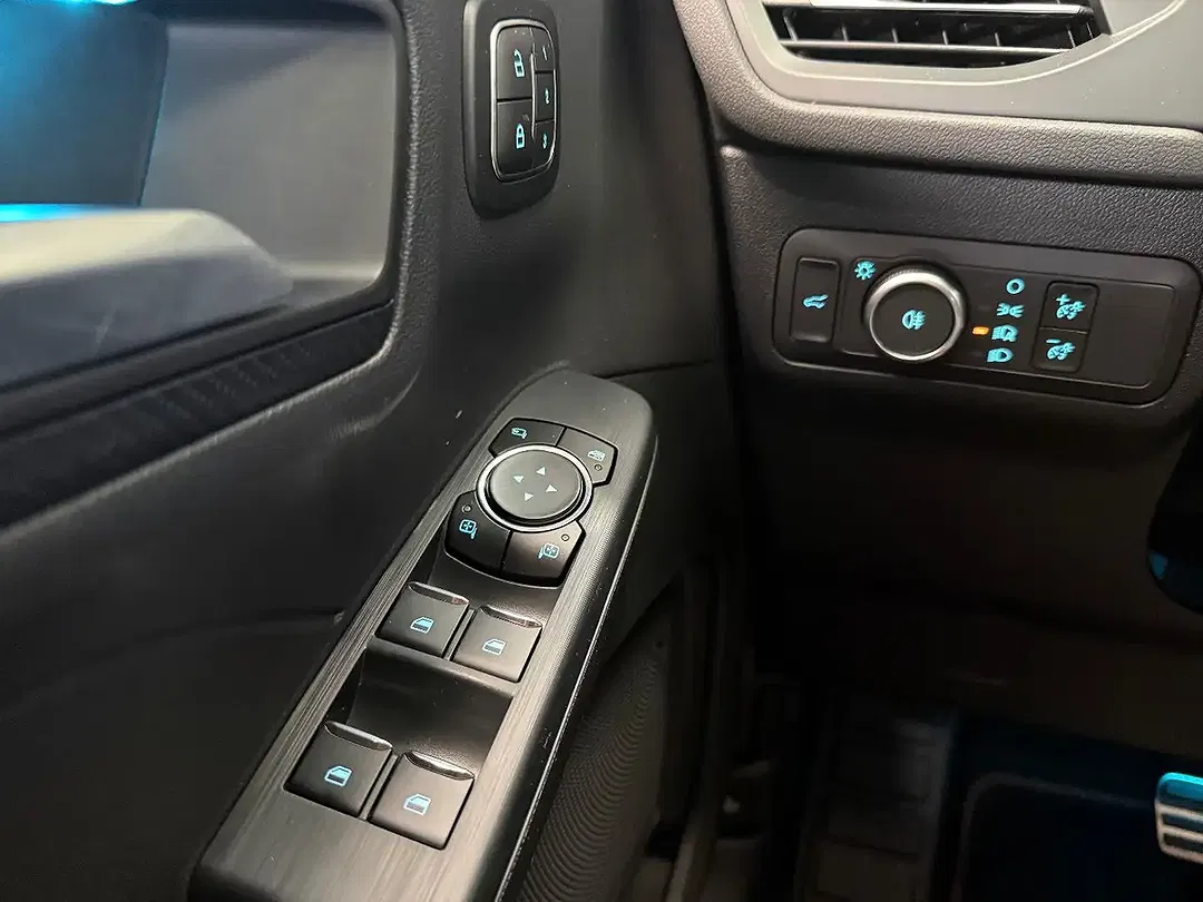 Ford Kuga - Thumbnail 9