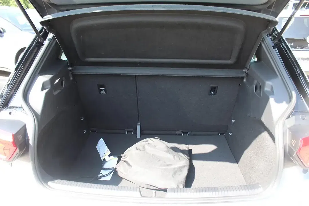 Volkswagen ID.3 - Thumbnail 6