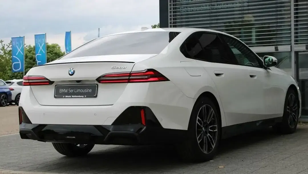BMW 520 - Thumbnail 2