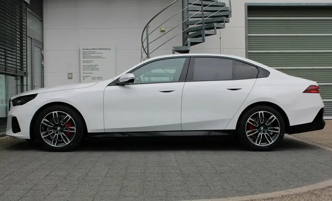 BMW 520 - Thumbnail 3