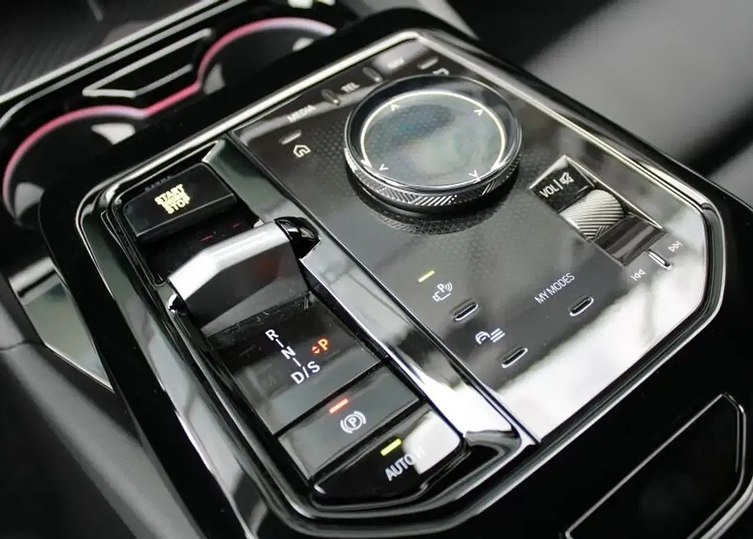 BMW 520 - Thumbnail 8