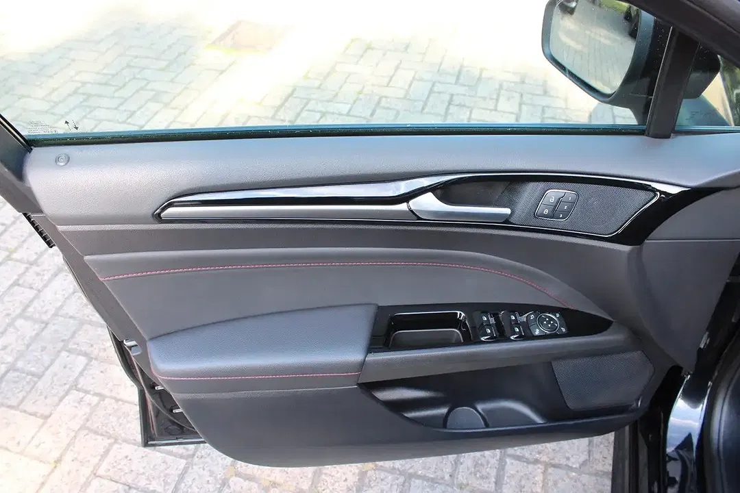 Ford Mondeo - Thumbnail 6