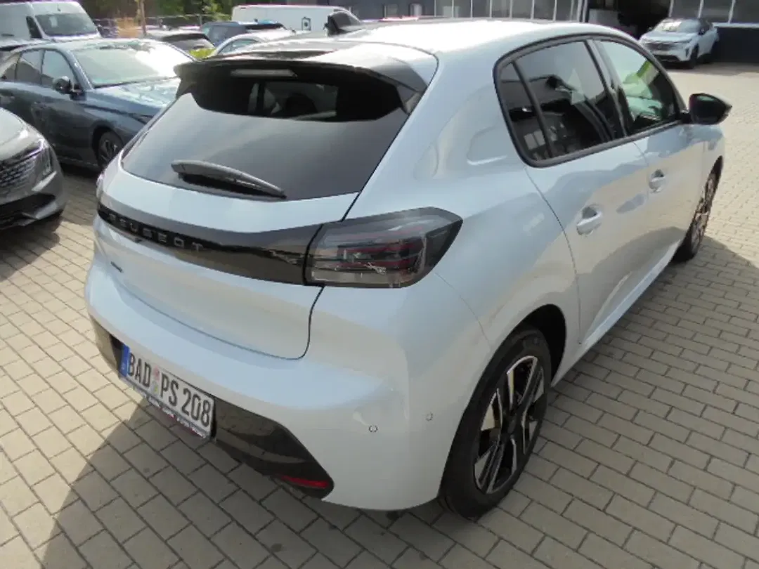 Peugeot 208 - Thumbnail 3